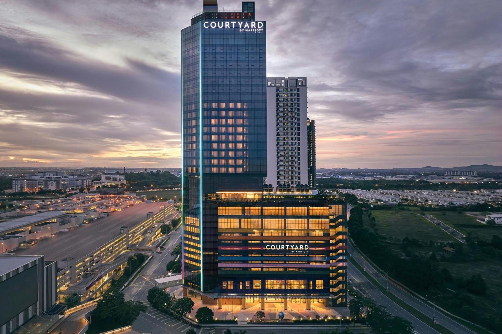 מלון Courtyard By Marriott סטיה אלם מראה חיצוני תמונה